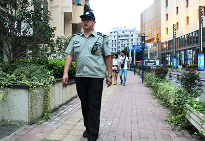 步行街排查街道占用情况